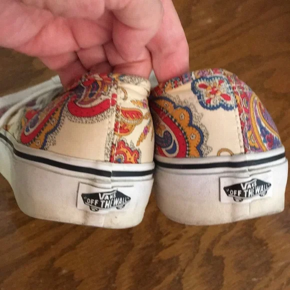 UNISEX VANS SNEAKERS - Picture 3 of 8